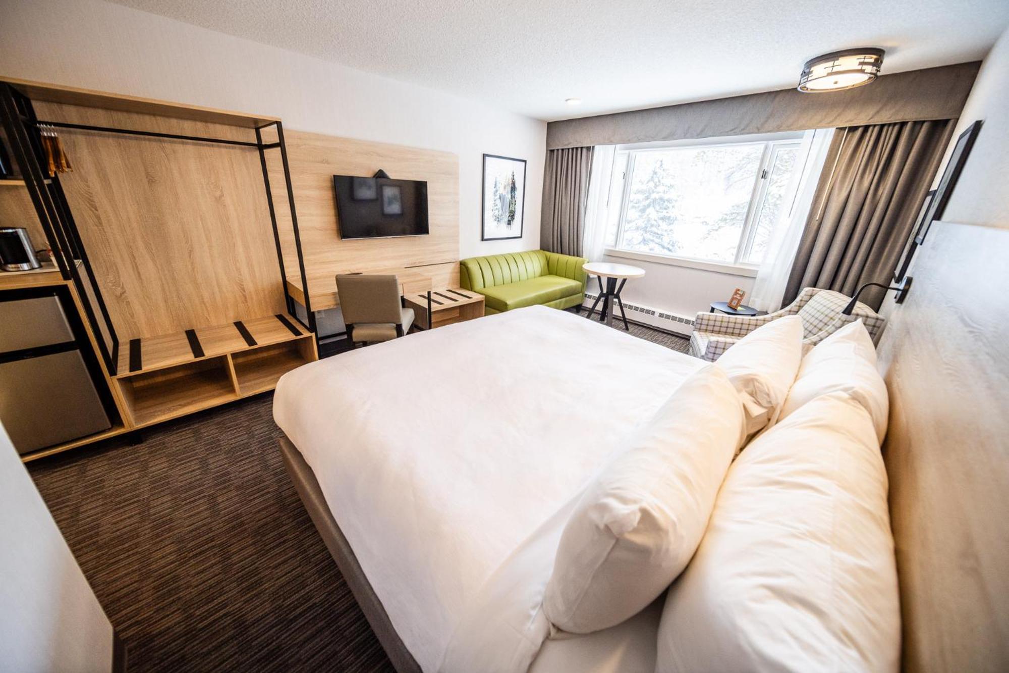 Mountaineer Lodge Lake Louise Exterior foto