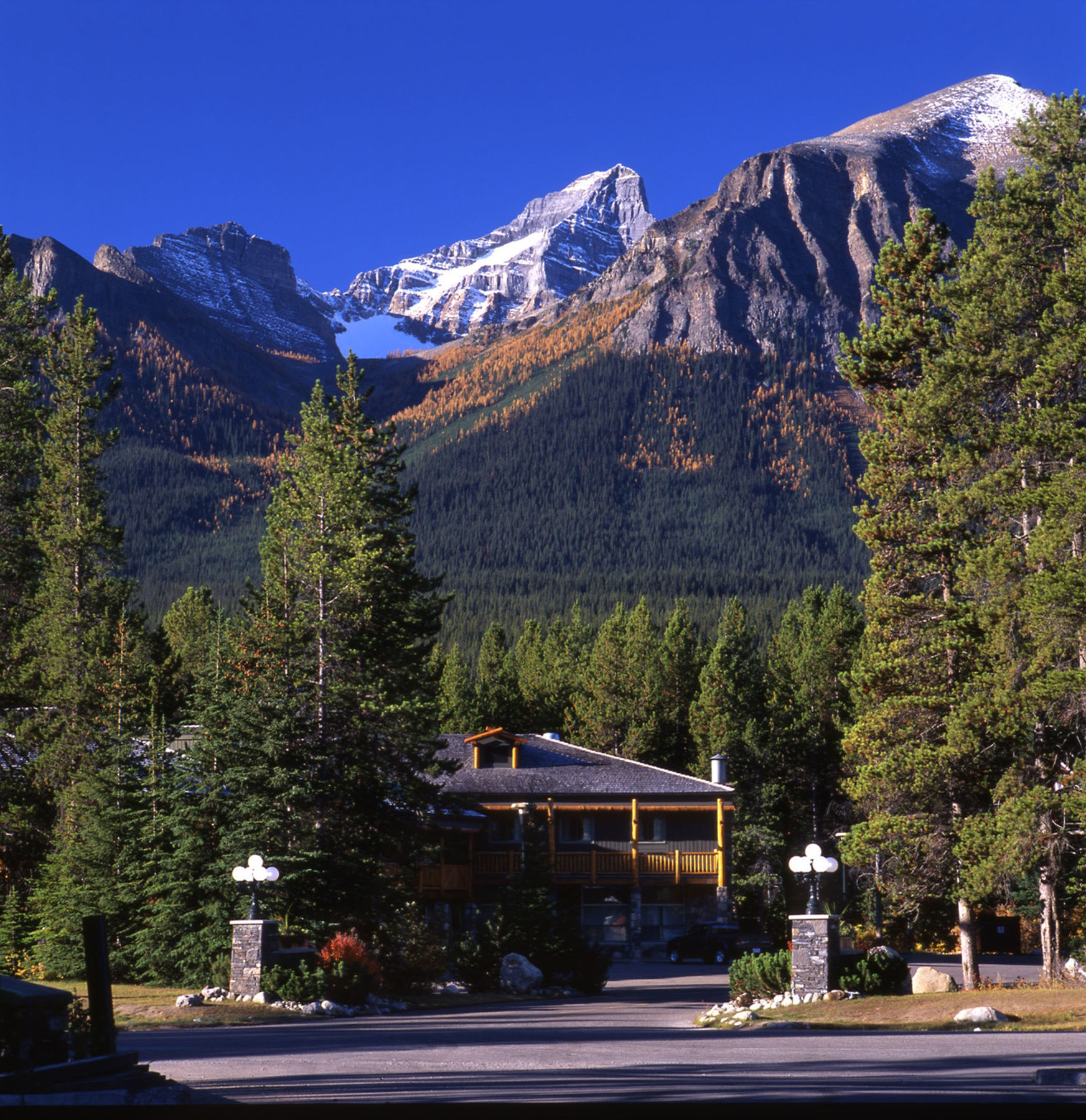Mountaineer Lodge Lake Louise Exterior foto